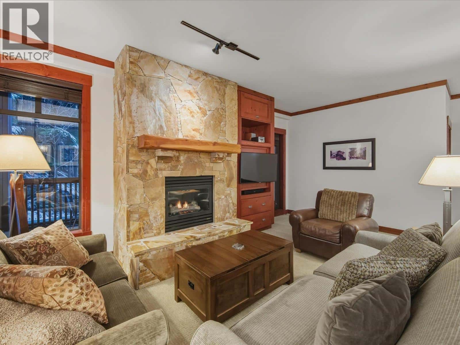 221 2202 GONDOLA WAY — Whistler - Photo 5 of 35