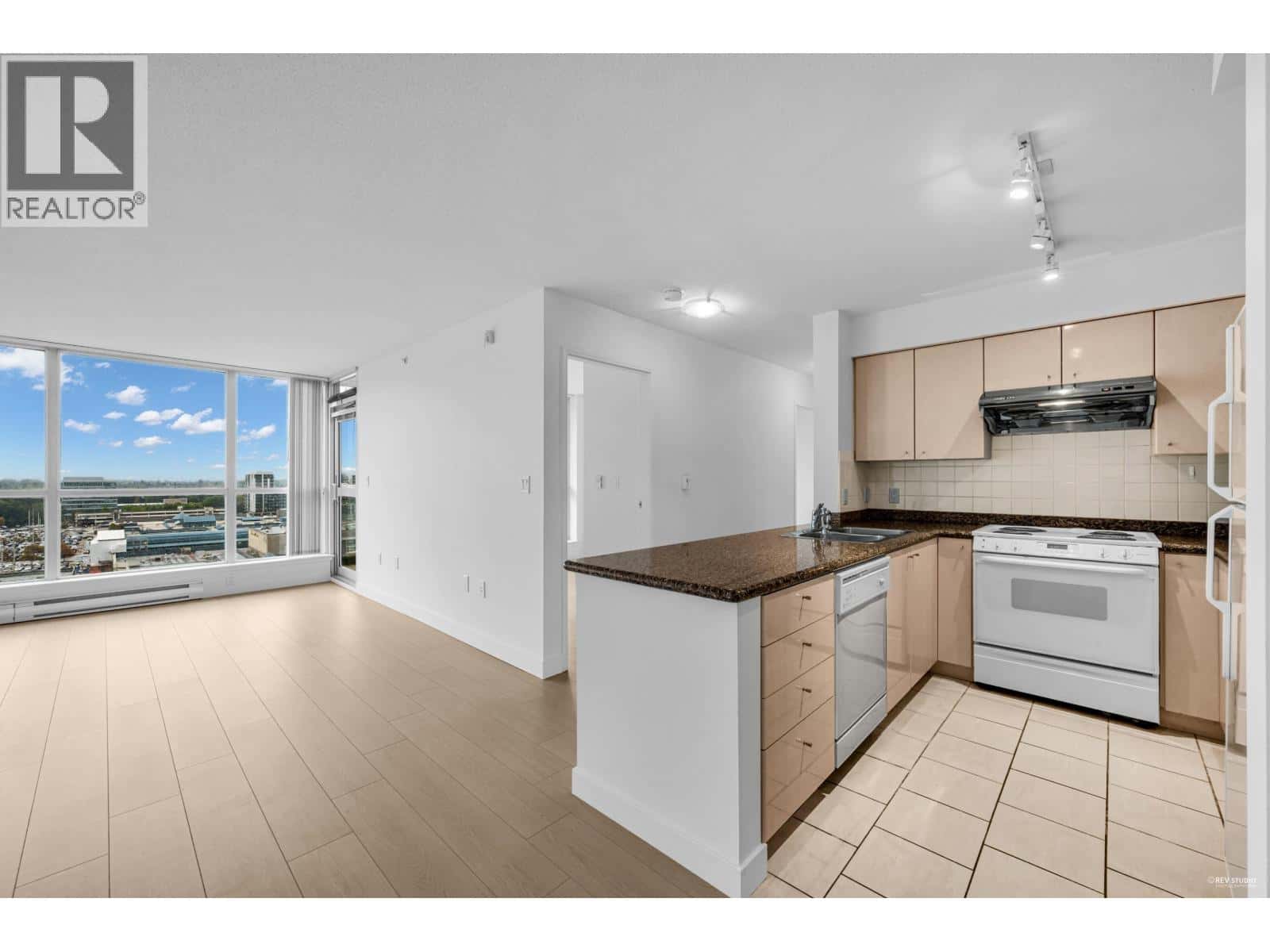 Richmond — Richmond - Photo 5 of 33