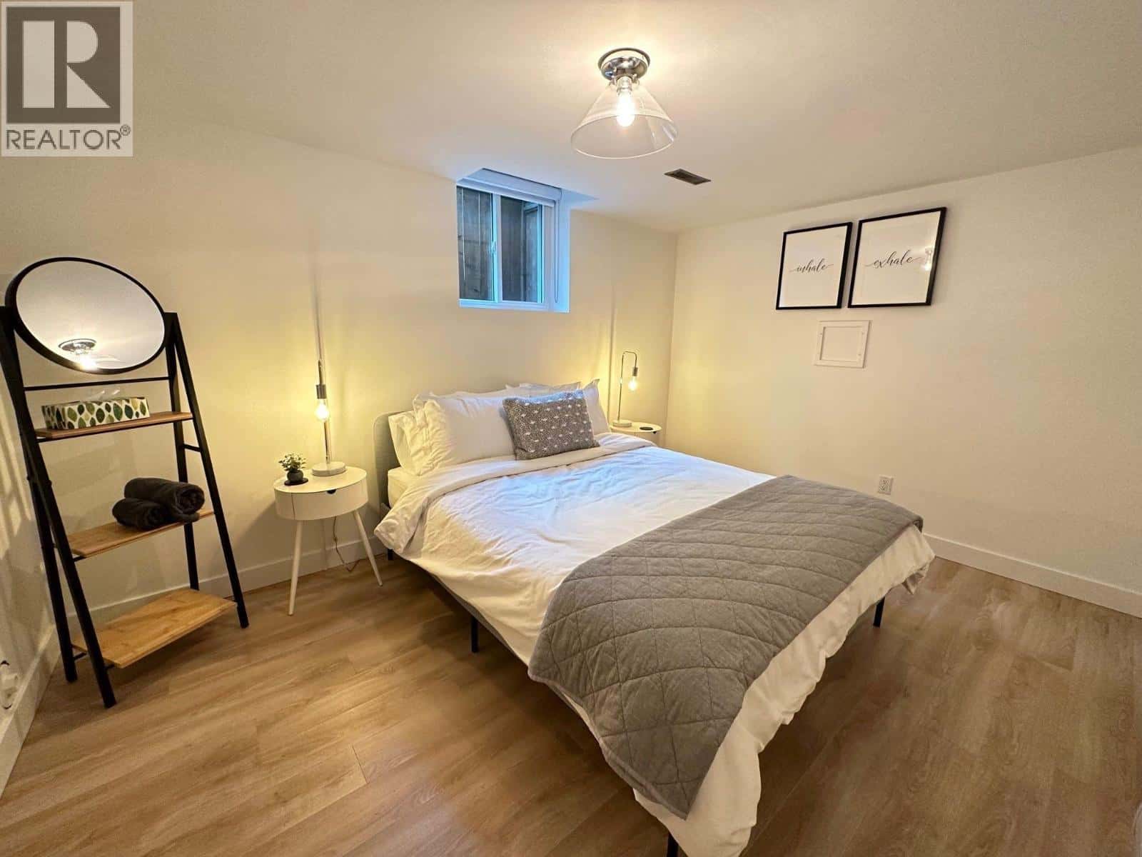 Vancouver — Vancouver - Photo 3 of 17