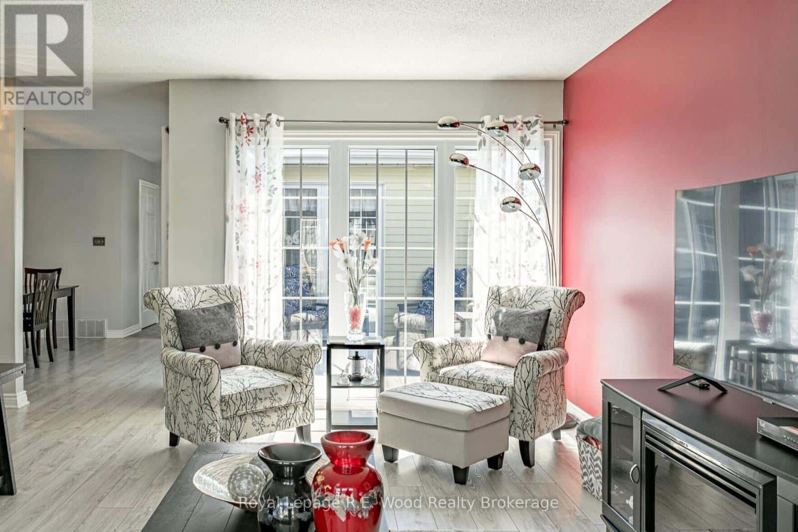 55 SERES DRIVE — Tillsonburg - Photo 2 of 16