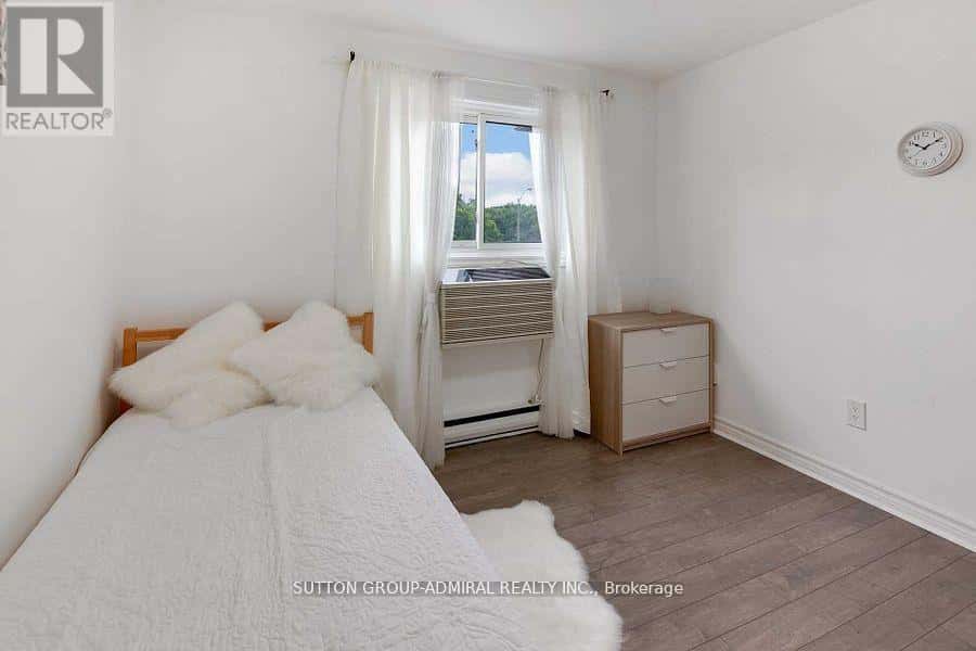 Toronto (Westminster-Branson) — Toronto (Westminster-Branson) - Photo 5 of 17