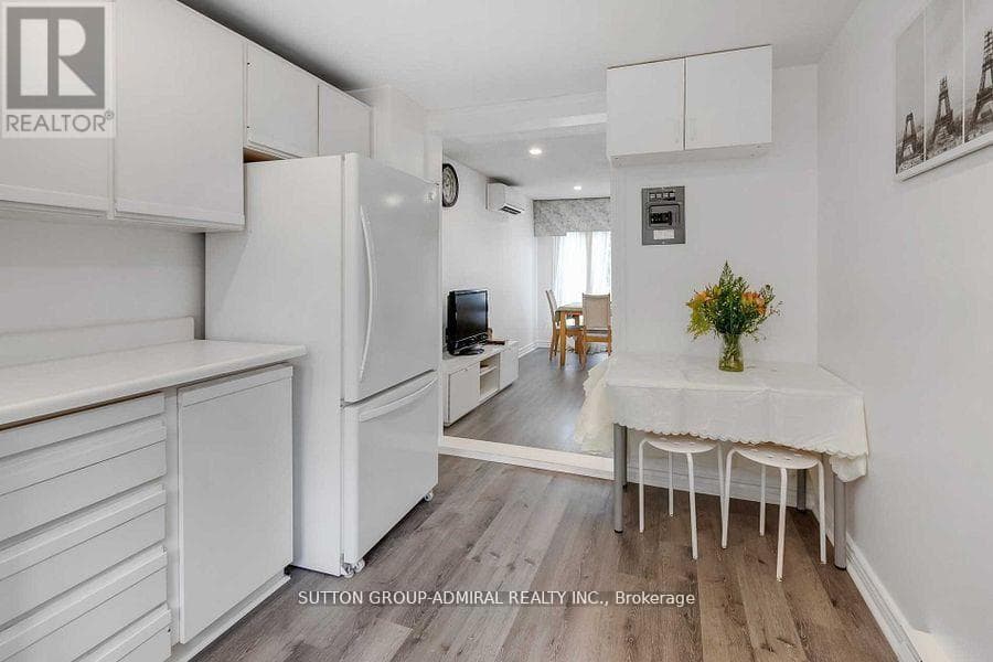 Toronto (Westminster-Branson) — Toronto (Westminster-Branson) - Main photo