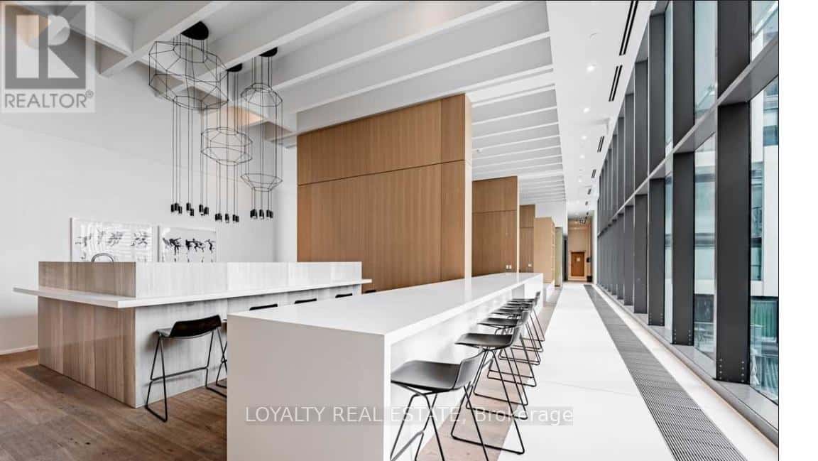 Toronto (Mount Pleasant West) — Toronto (Mount Pleasant West) - Photo 4 of 25