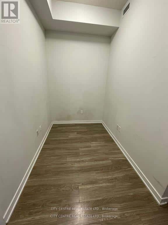 Mississauga (City Centre) — Mississauga (City Centre) - Photo 5 of 31