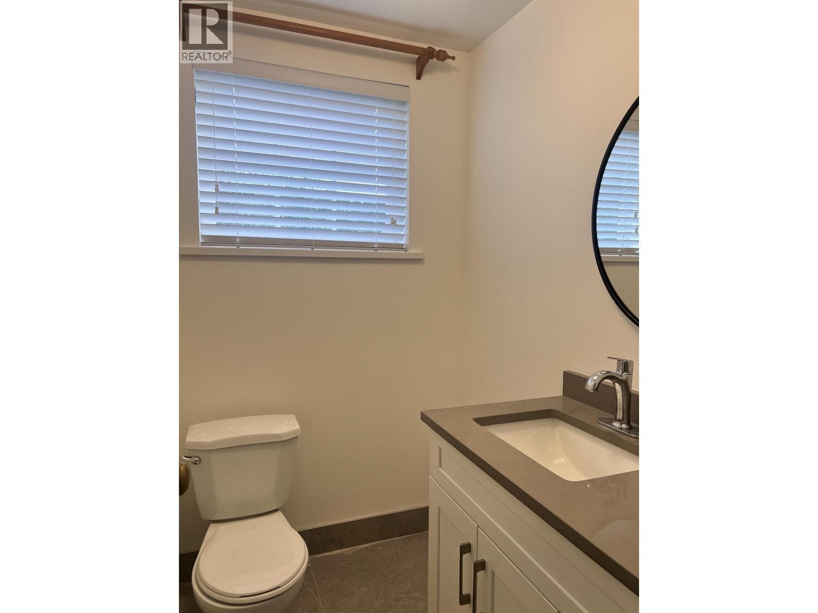 North Vancouver — North Vancouver - Main photo