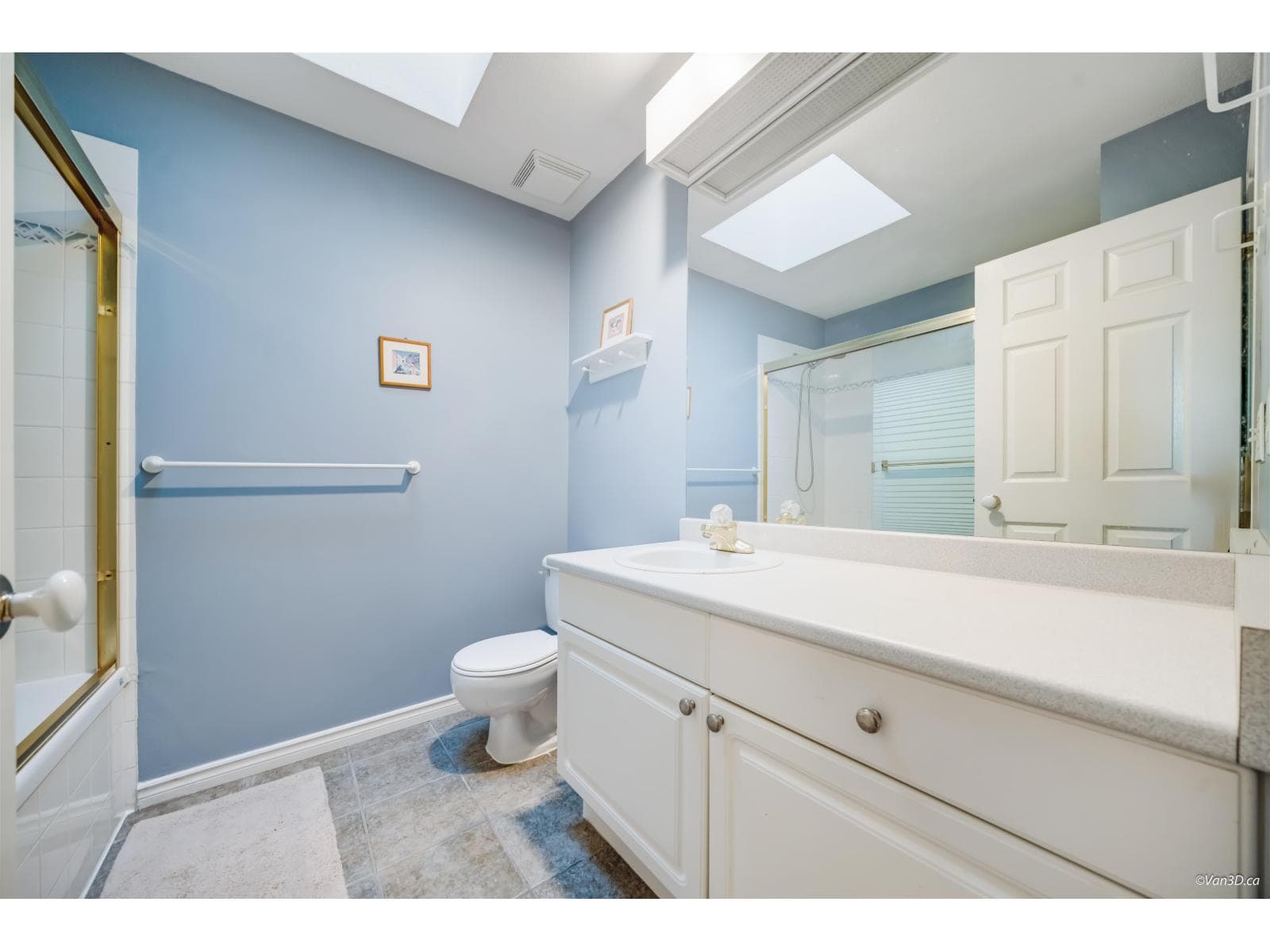 Surrey — Surrey - Main photo