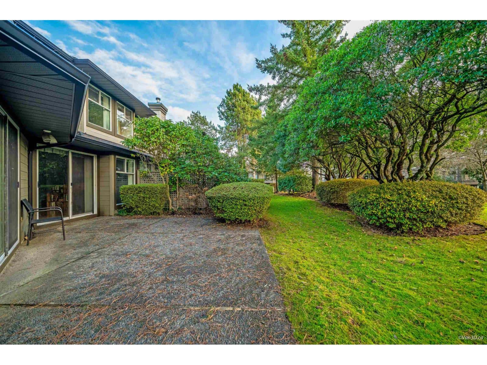 Surrey — Surrey - Photo 3 of 40