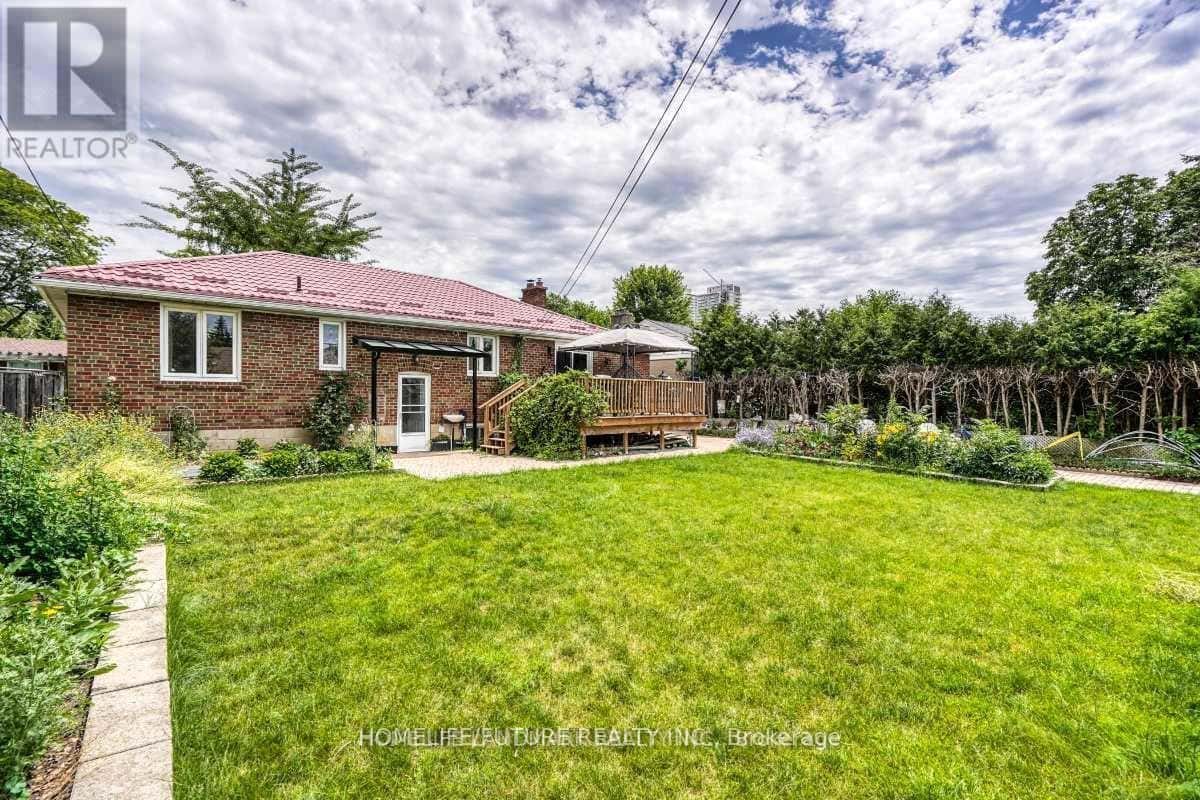 Toronto (Tam O'Shanter-Sullivan) — Toronto (Tam O'Shanter-Sullivan) - Photo 4 of 13