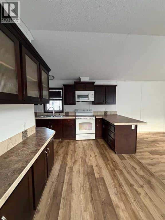 Fort McMurray — Fort McMurray - Photo 5 of 15