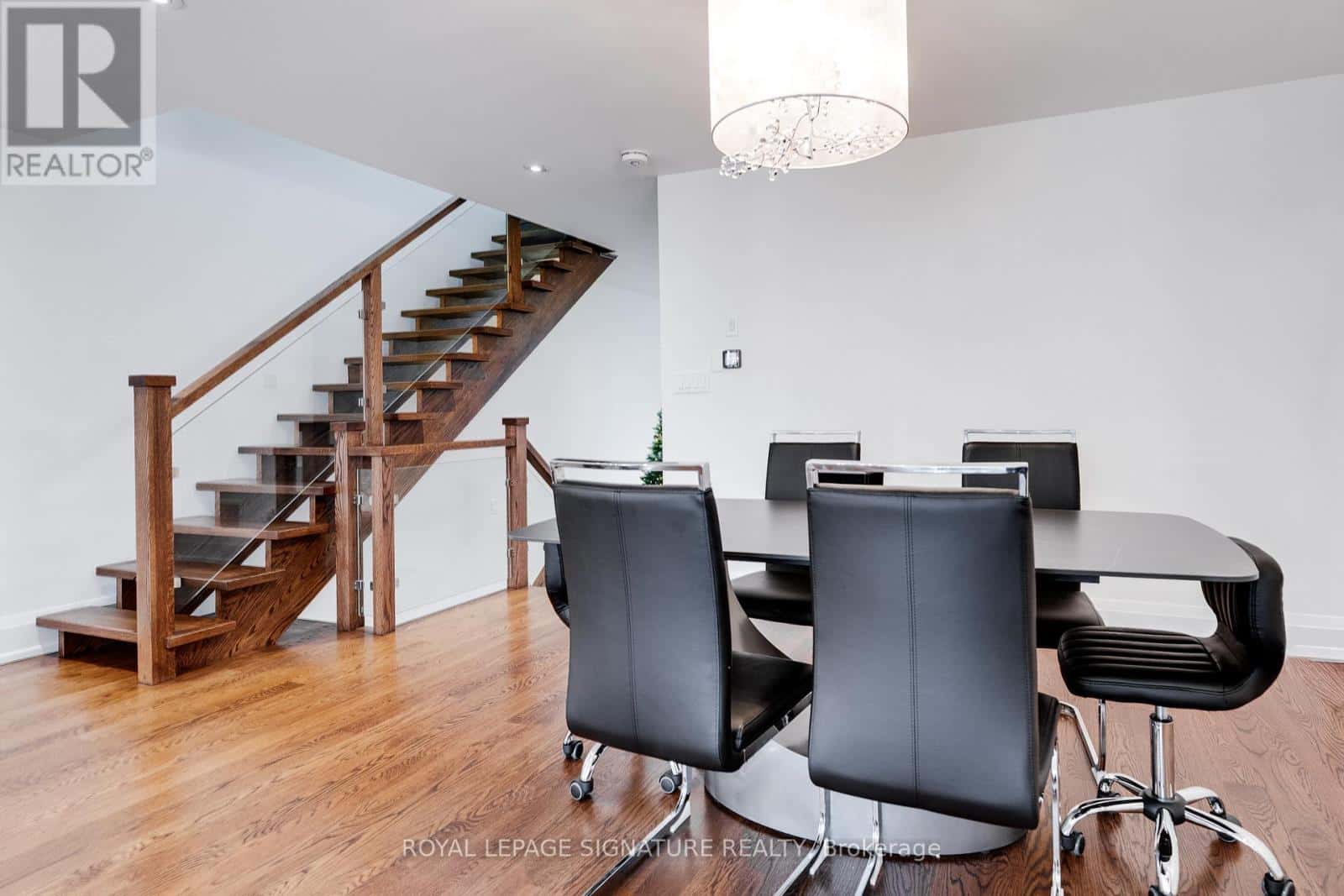 119B HILLSIDE AVENUE — Toronto (Mimico) - Photo 5 of 40