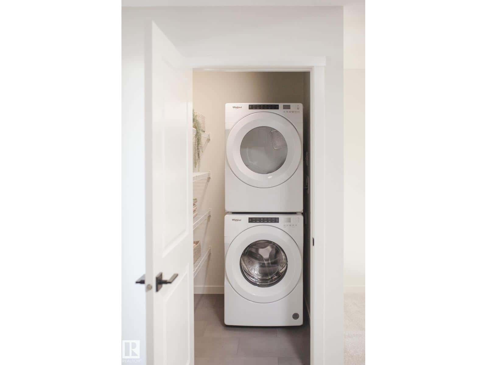 9079 Elves Loop NW — Edmonton - Photo 5 of 14