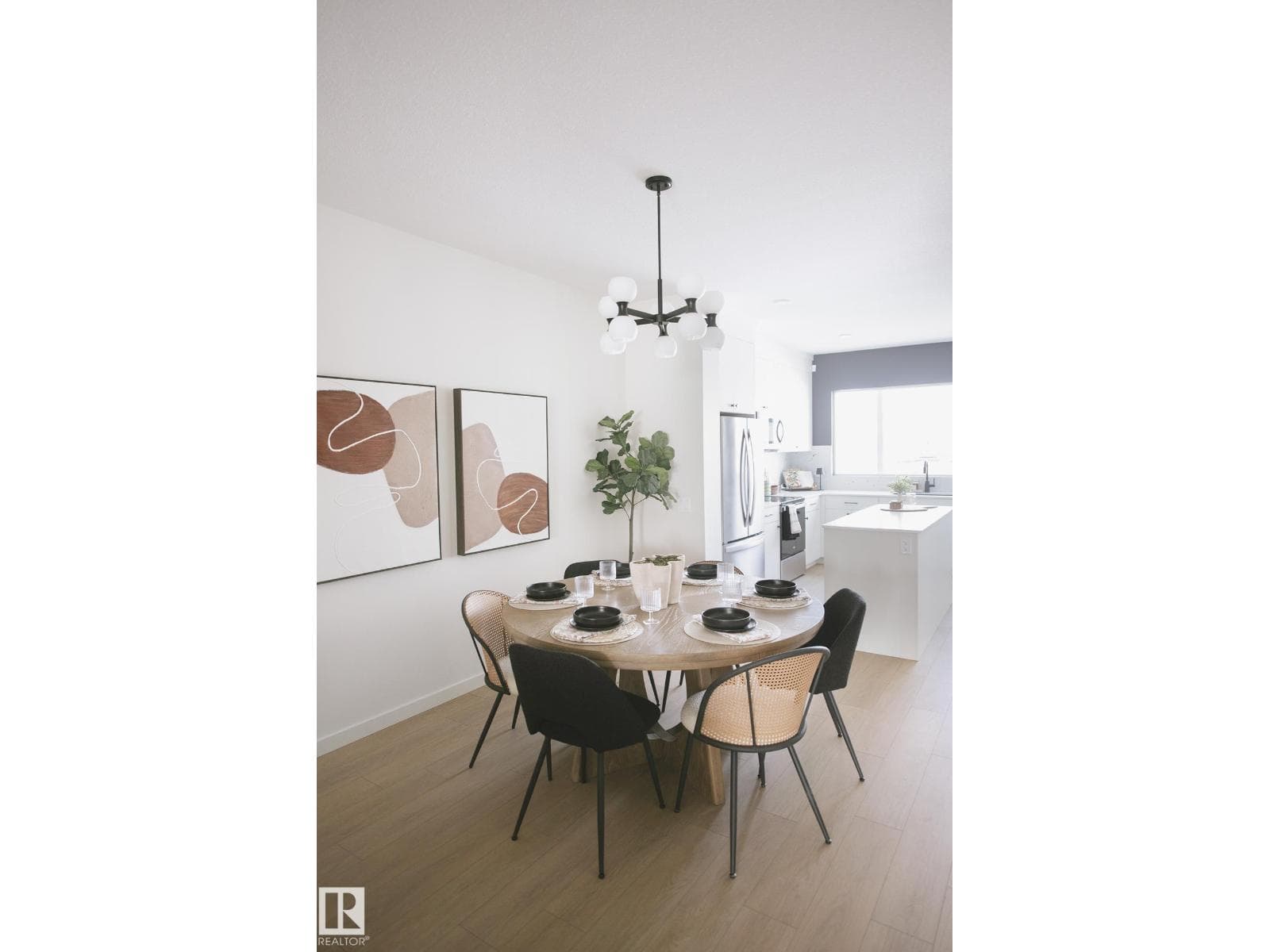 9079 Elves Loop NW — Edmonton - Main photo