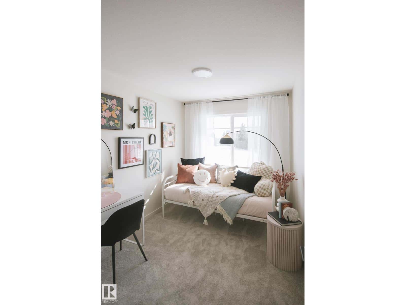 9079 Elves Loop NW — Edmonton - Photo 2 of 14