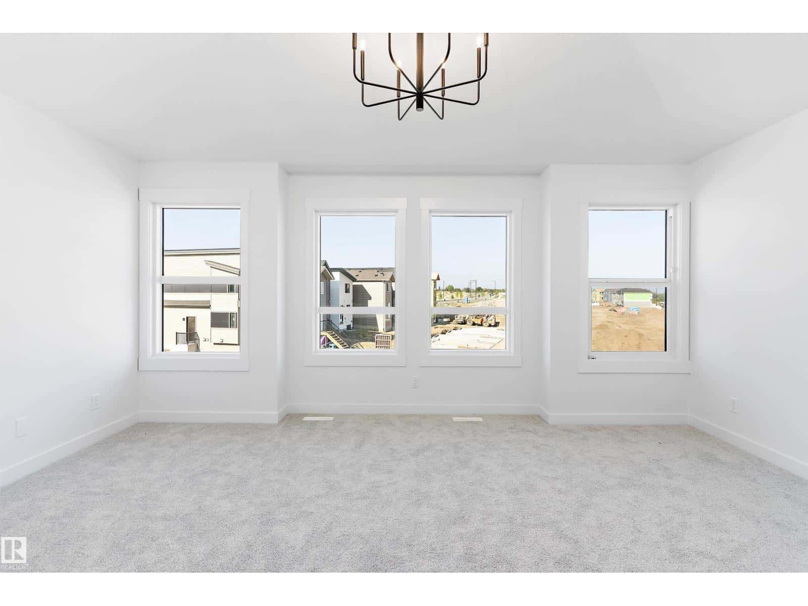 Edmonton — Edmonton - Photo 3 of 35