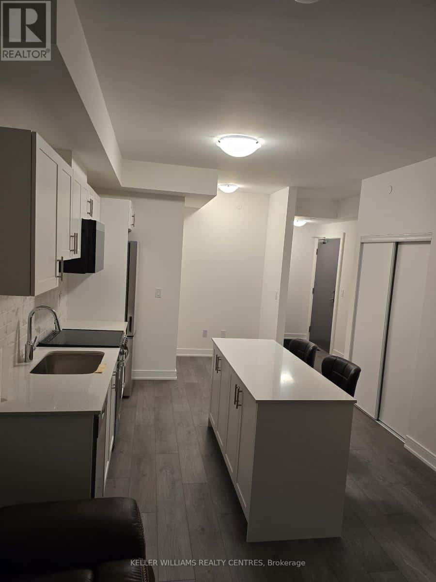 Newmarket (Huron Heights-Leslie Valley) — Newmarket (Huron Heights-Leslie Valley) - Photo 4 of 9