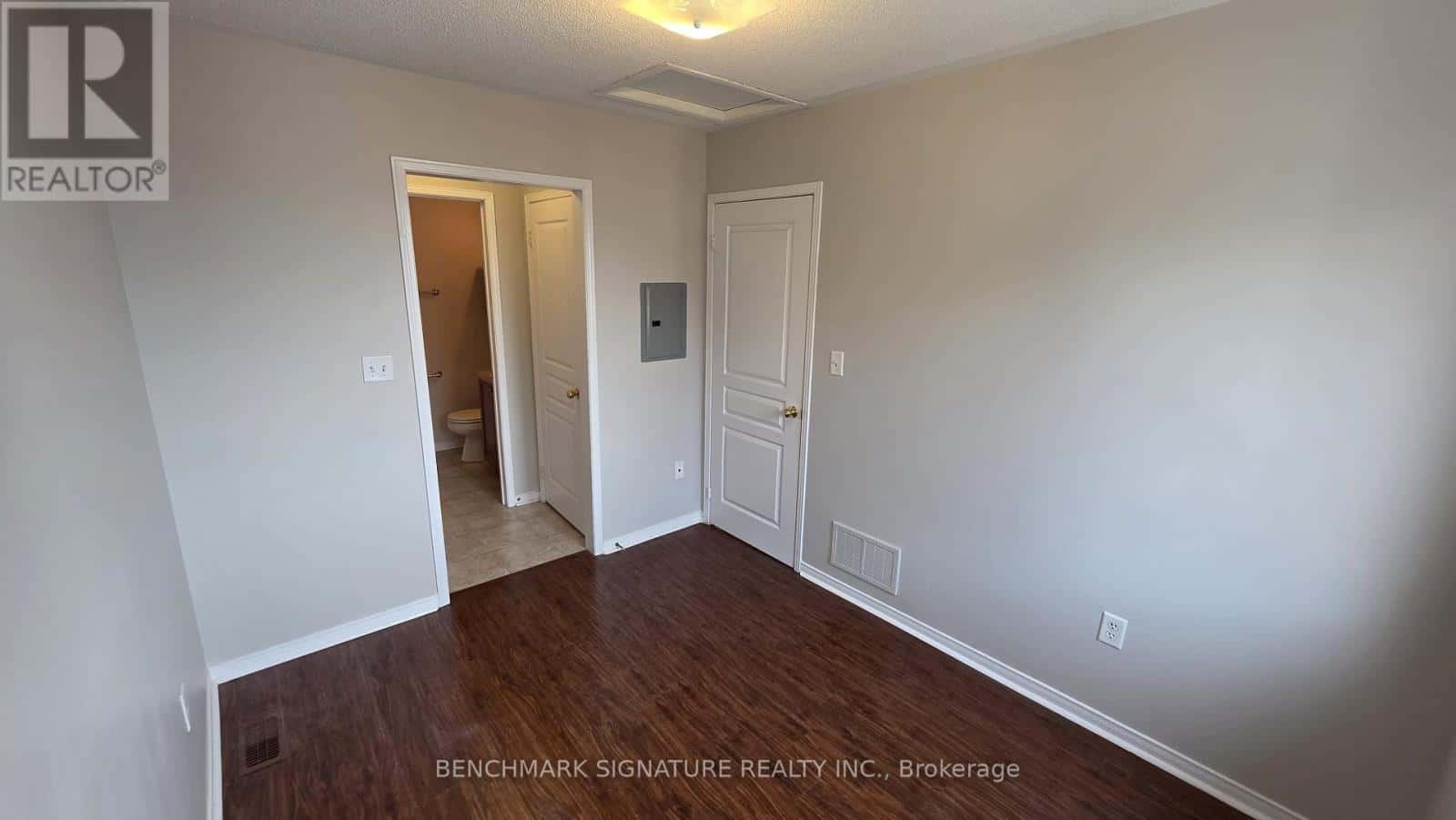 Markham (Cornell) — Markham (Cornell) - Photo 2 of 19