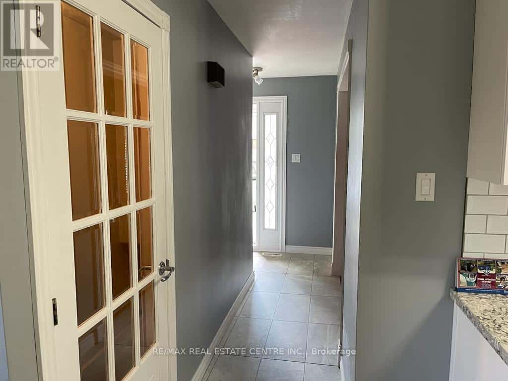 Kitchener — Kitchener - Photo 5 of 12