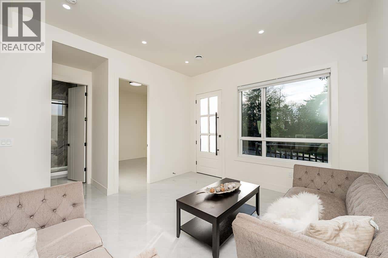 Burnaby — Burnaby - Photo 3 of 35