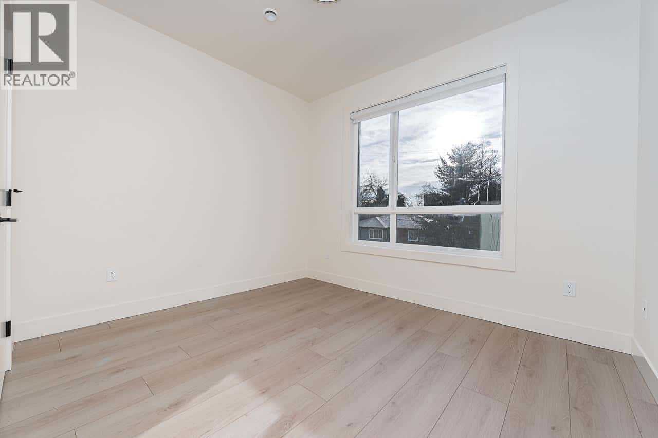 Burnaby — Burnaby - Photo 4 of 34