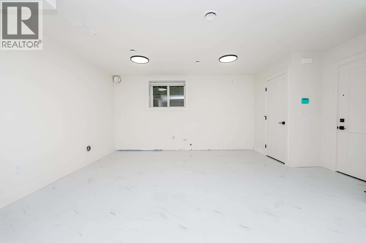 Burnaby — Burnaby - Photo 2 of 34