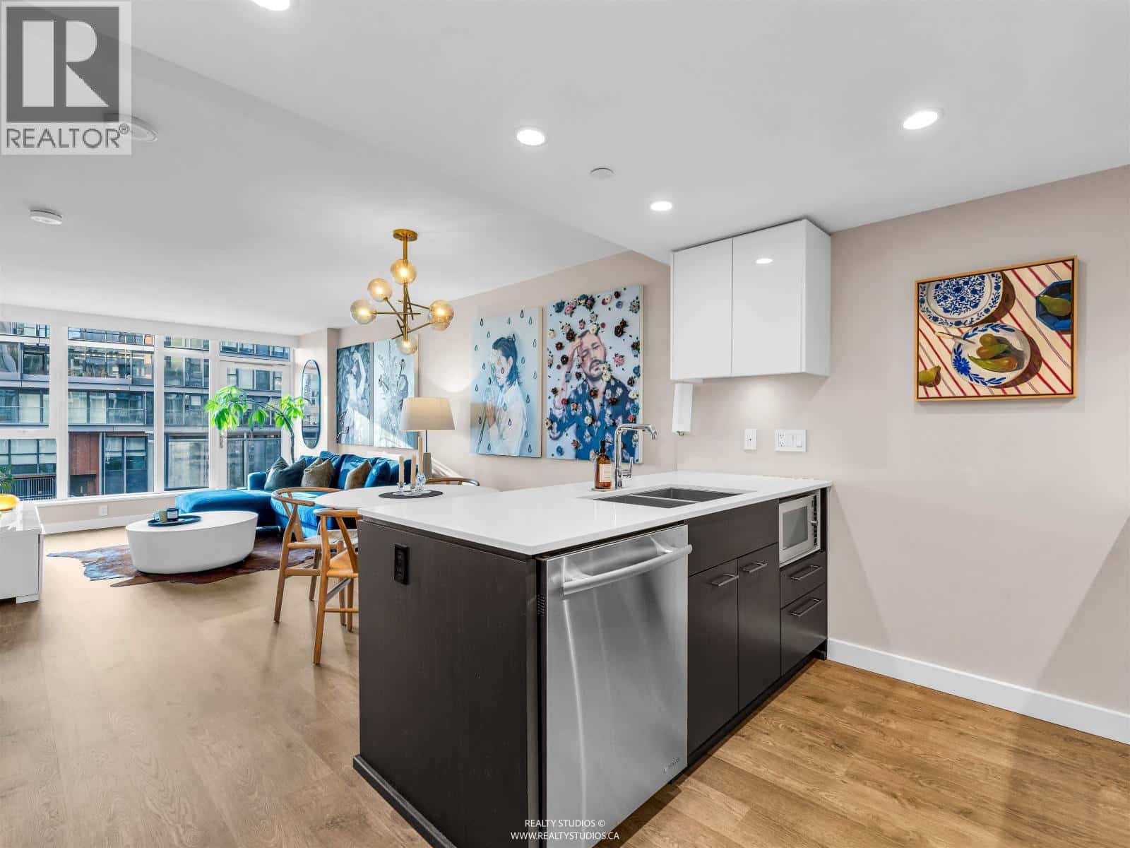 306 1618 QUEBEC STREET — Vancouver, British Columbia - Photo 2 of 36