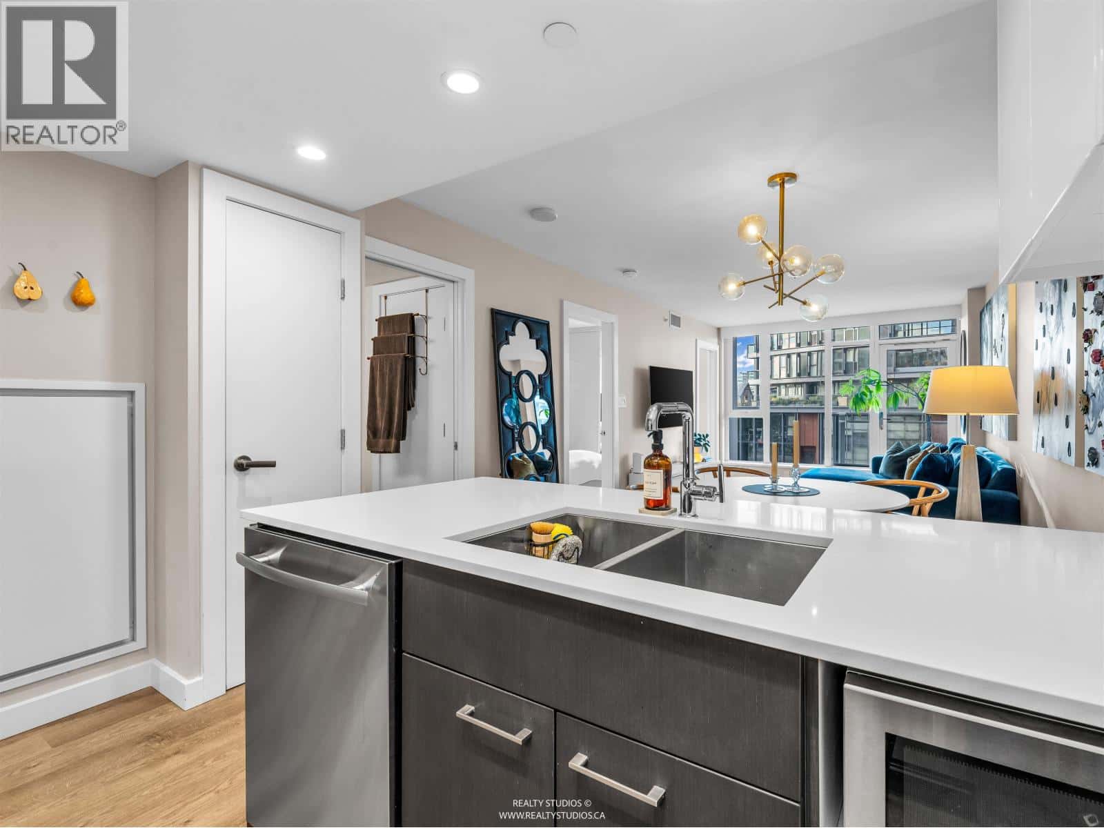 306 1618 QUEBEC STREET — Vancouver, British Columbia - Photo 5 of 36