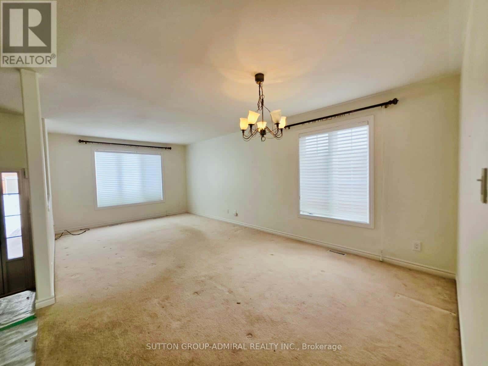 Barrie (Holly) — Barrie (Holly) - Photo 3 of 17