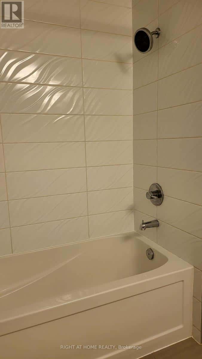 Mississauga (City Centre) — Mississauga (City Centre) - Photo 4 of 45