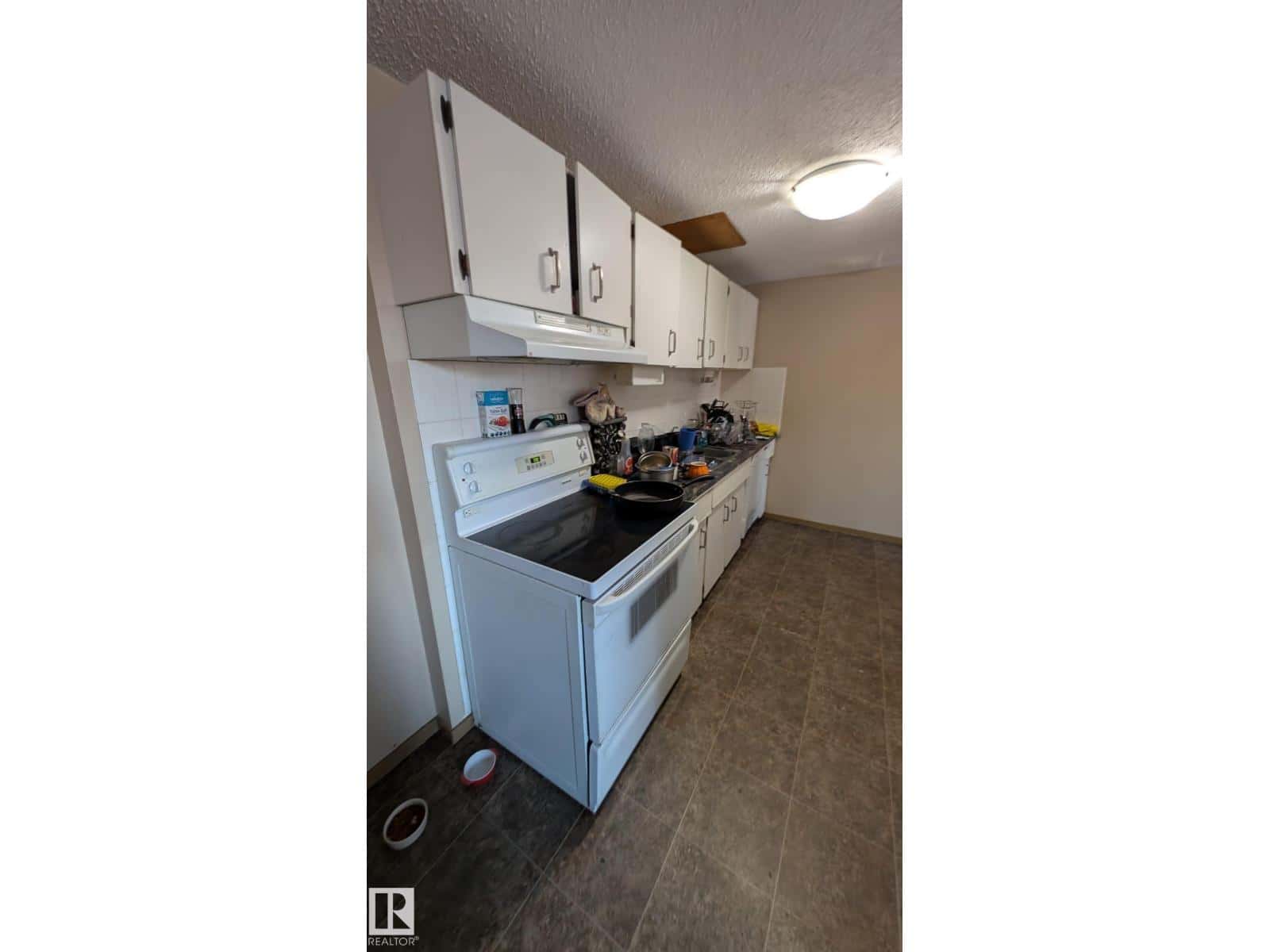 Edmonton — Edmonton - Photo 3 of 25