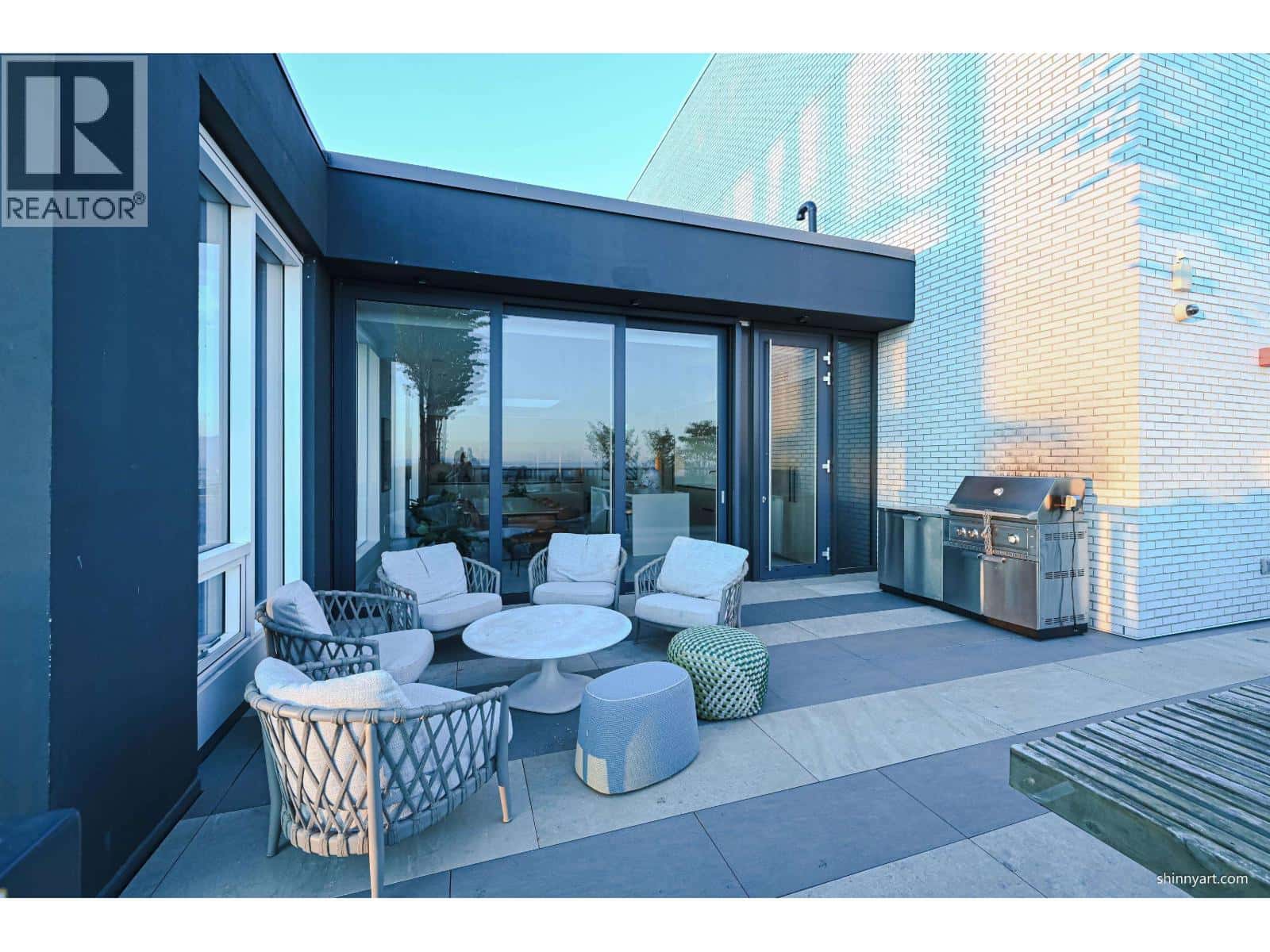 Vancouver — Vancouver - Photo 2 of 24