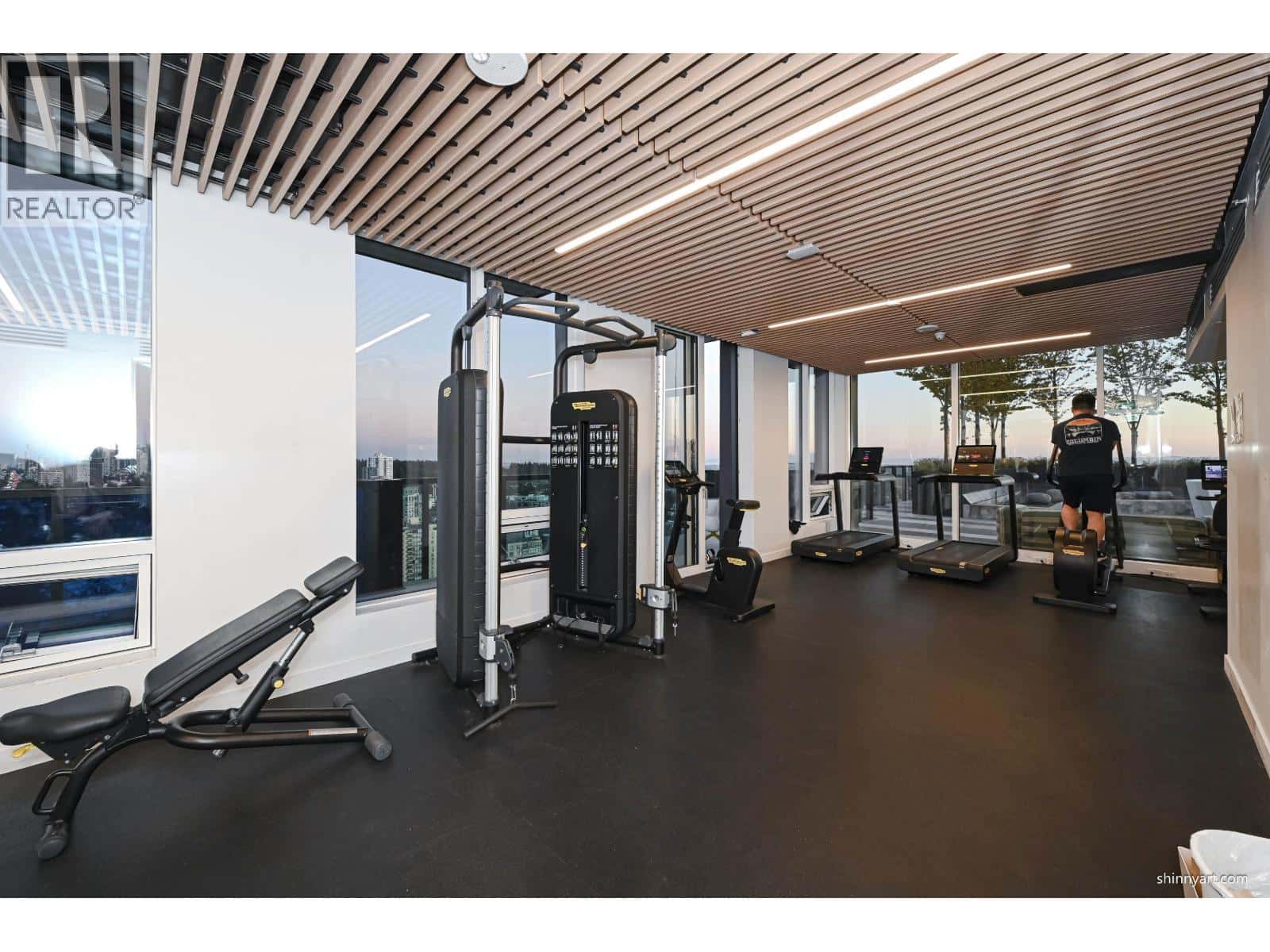 Vancouver — Vancouver - Photo 3 of 24