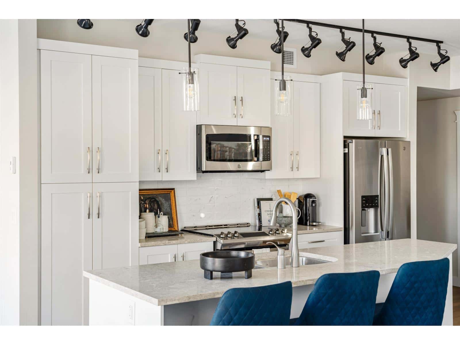 A124 8233 208B STREET — Langley, British Columbia - Photo 2 of 24