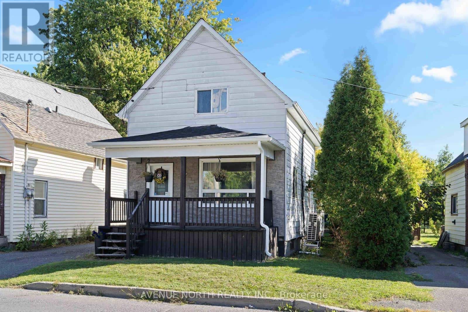 117 BEDFORD STREET — Cornwall, Ontario - Photo 3 of 32