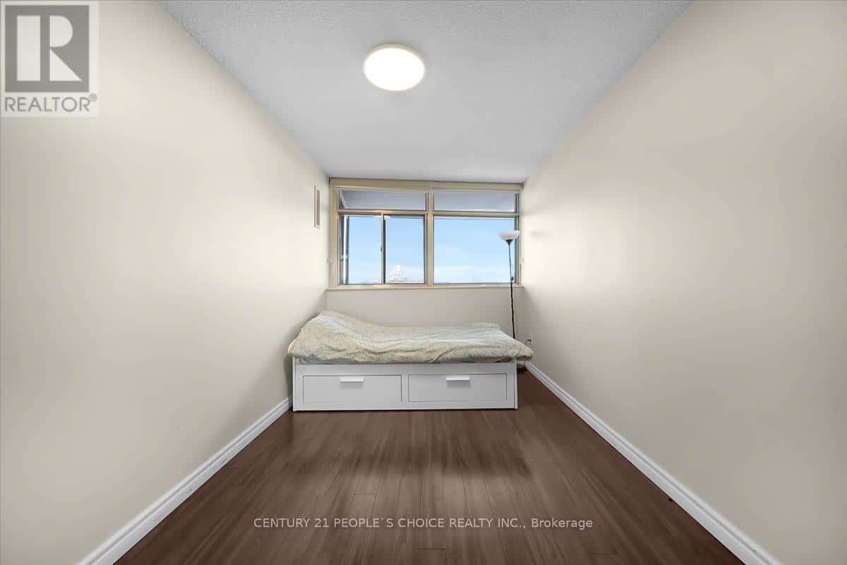 Toronto (L'Amoreaux) — Toronto (L'Amoreaux) - Photo 2 of 36