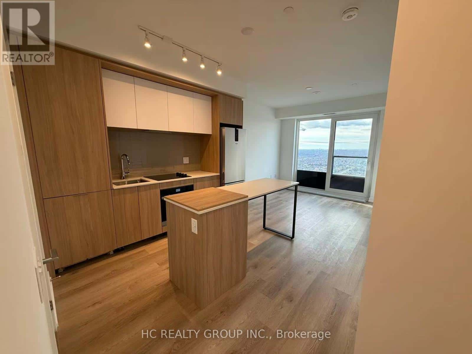 Mississauga (City Centre) — Mississauga (City Centre) - Photo 2 of 9