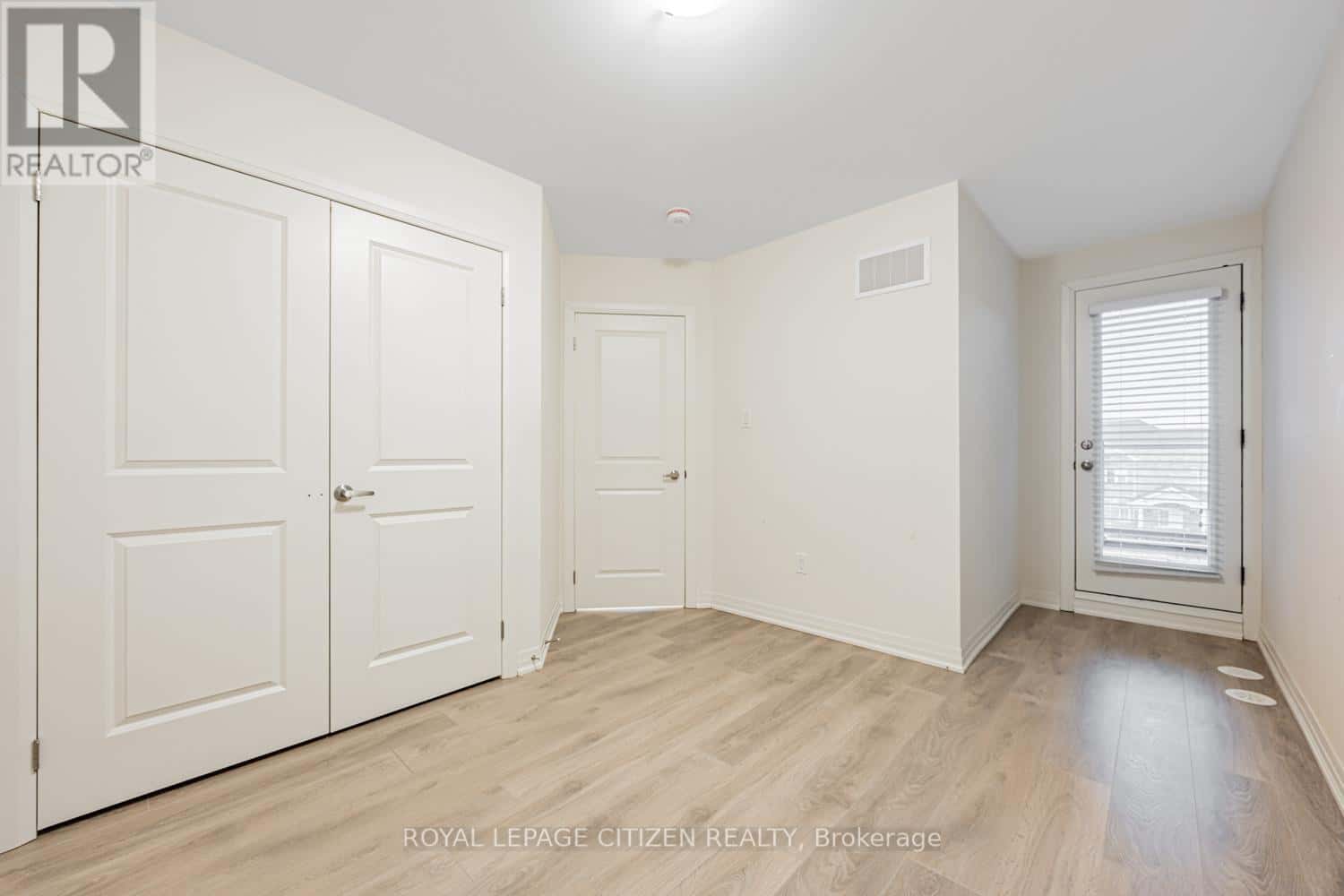 32 EMMAS WAY — Whitby (Taunton North) - Photo 3 of 31