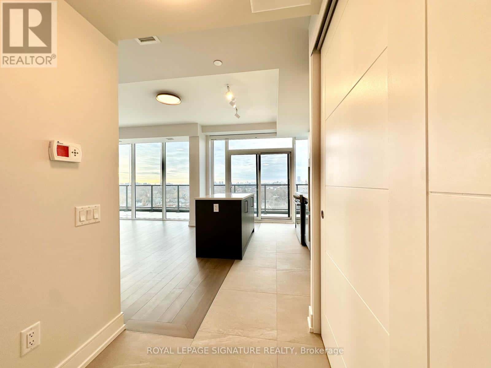 901 - 664 SPADINA AVENUE — Toronto (University) - Photo 5 of 34