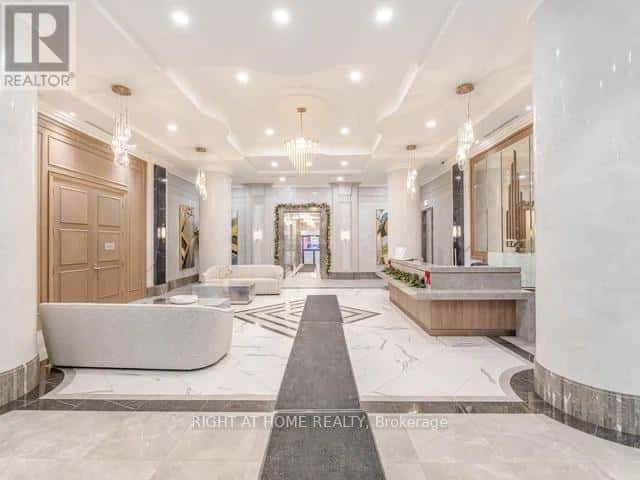 Mississauga (Fairview) — Mississauga (Fairview) - Photo 3 of 38