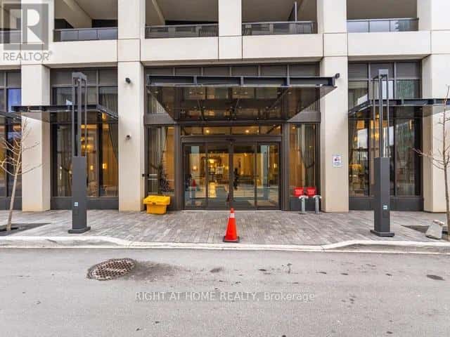 Mississauga (Fairview) — Mississauga (Fairview) - Photo 2 of 38