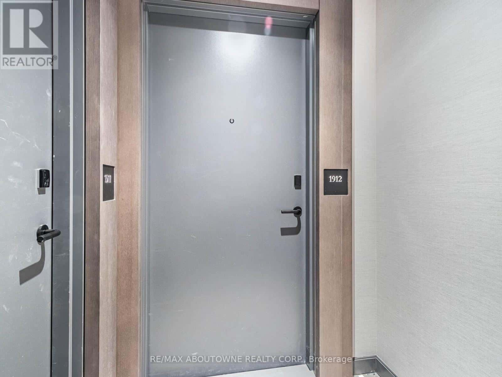 Toronto (Dovercourt-Wallace Emerson-Junction) — Toronto (Dovercourt-Wallace Emerson-Junction) - Photo 4 of 33