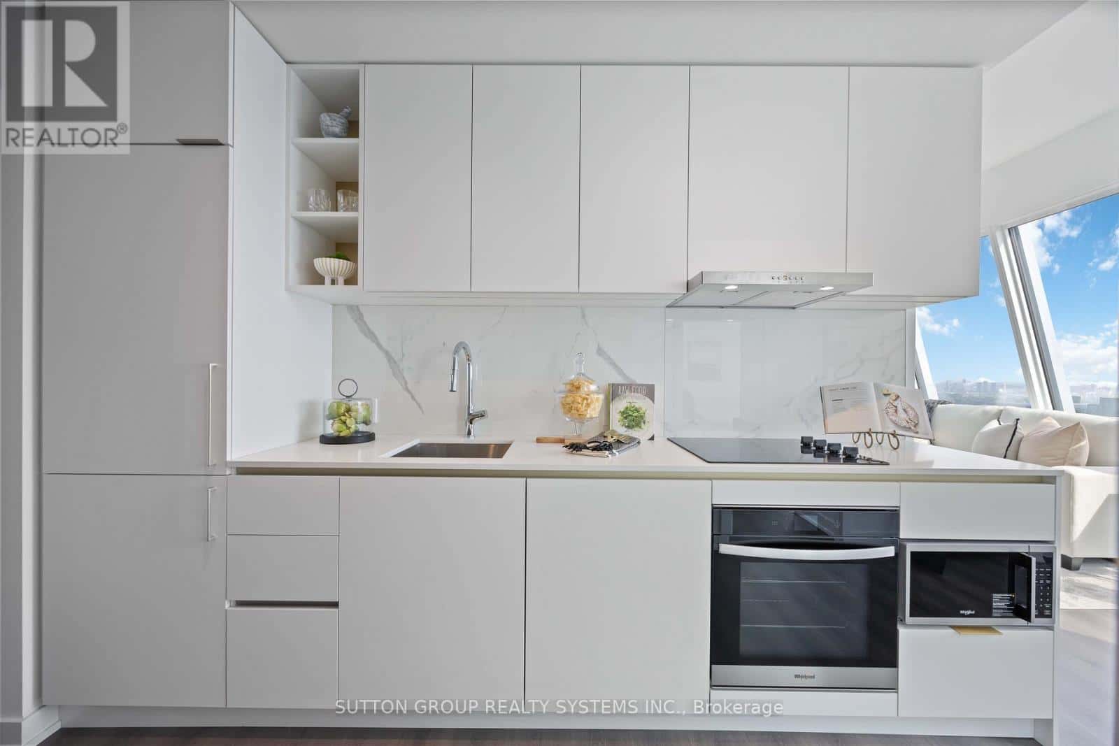 Toronto (Bay Street Corridor) — Toronto (Bay Street Corridor) - Photo 4 of 21