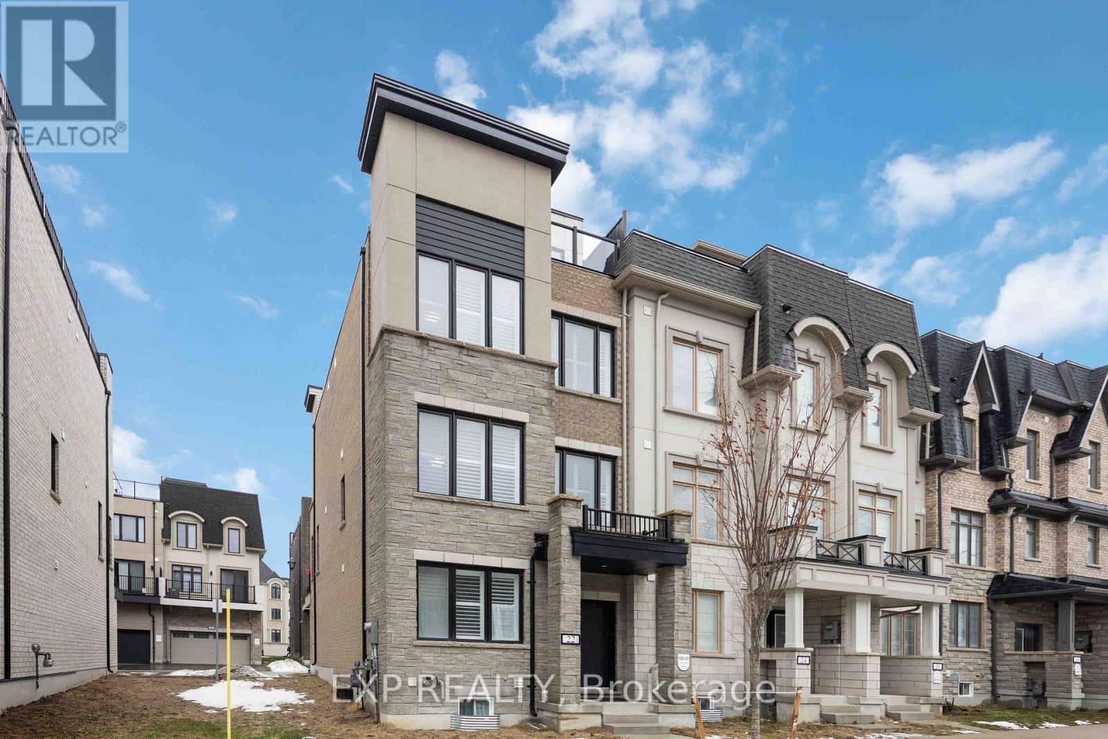 22 GUARDHOUSE CRESCENT — Markham (Angus Glen), Ontario - Photo 2 of 30