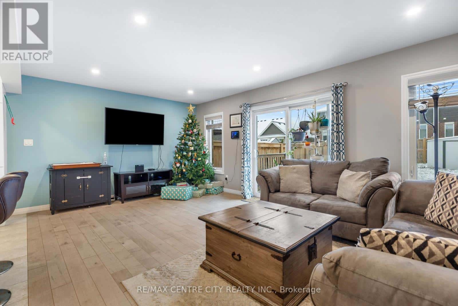 St. Thomas — St. Thomas - Photo 3 of 36