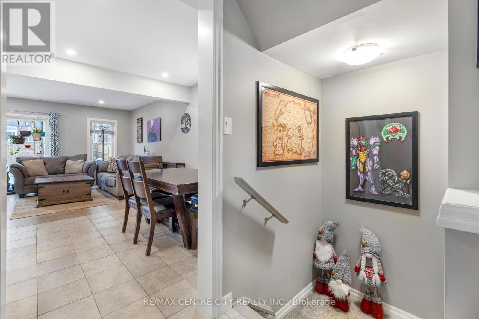 St. Thomas — St. Thomas - Main photo