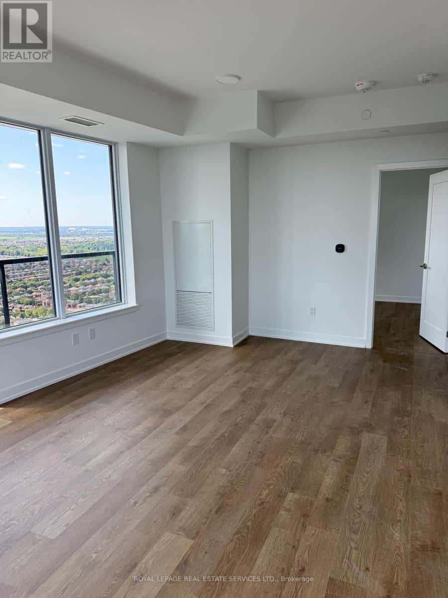 Mississauga (Hurontario) — Mississauga (Hurontario) - Photo 3 of 16