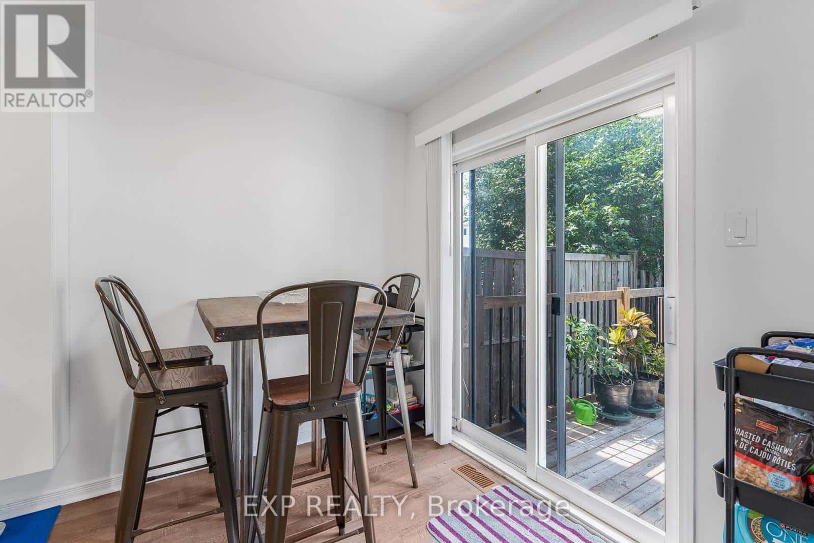 Ottawa — Ottawa - Photo 4 of 28