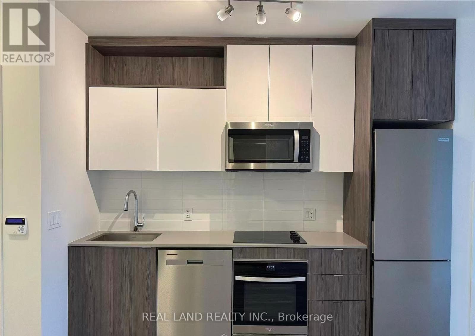 Toronto (Waterfront Communities) — Toronto (Waterfront Communities) - Main photo