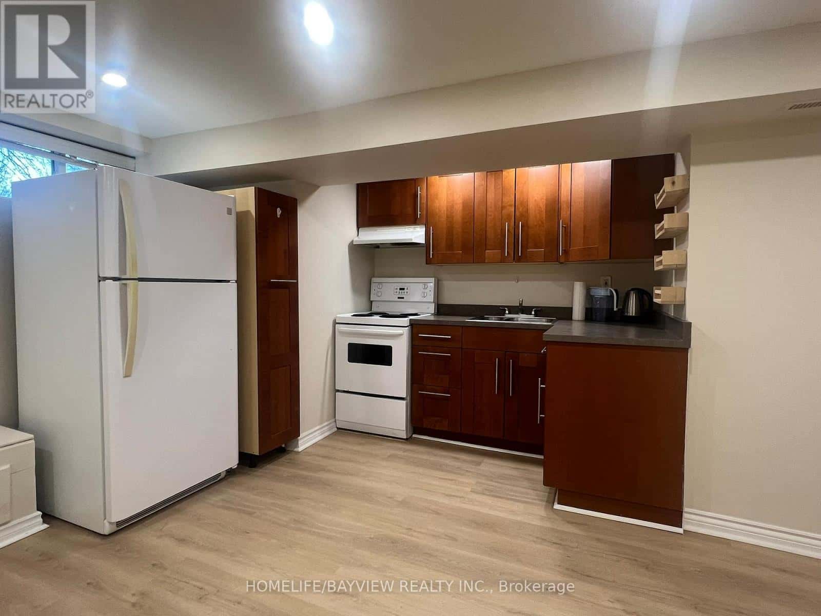 Newmarket (Bristol-London) — Newmarket (Bristol-London) - Photo 3 of 16