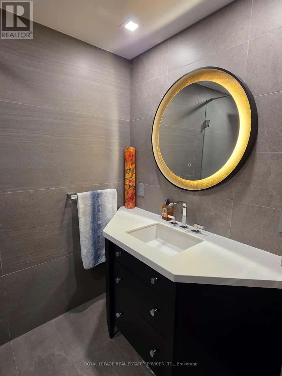 Toronto (Mimico) — Toronto (Mimico) - Photo 4 of 24