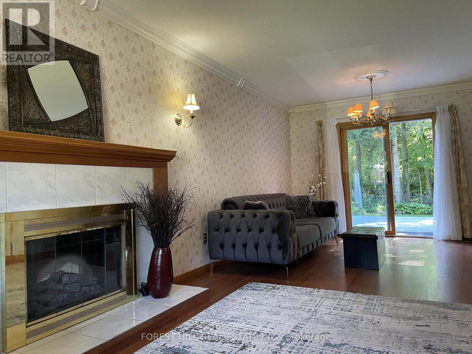 London South (South Q) — London South (South Q) - Photo 4 of 21